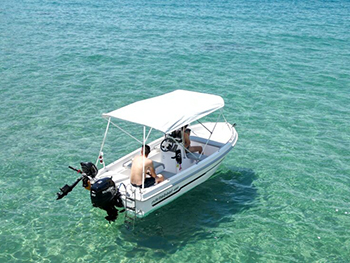 boat rentals in Milos Greece
