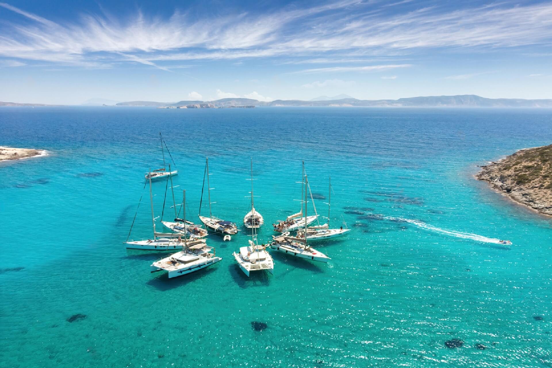 tours cruises  around   boats